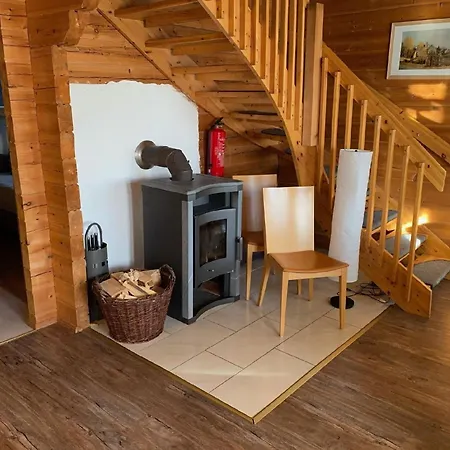 Ferienhaus In Meiserich Mit Grill, Terrasse Und Garten
