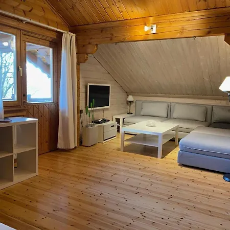 Ferienhaus In Meiserich Mit Grill, Terrasse Und Garten * Ulmen